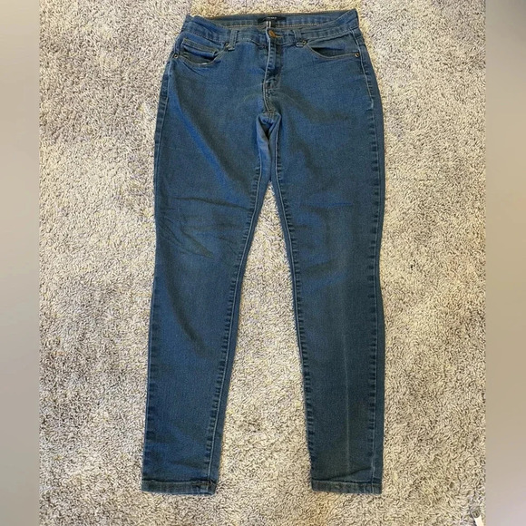 Forever 21 Dark Wash Skinny Jeans Classic Stretch Denim Size 26 - Picture 2 of 8